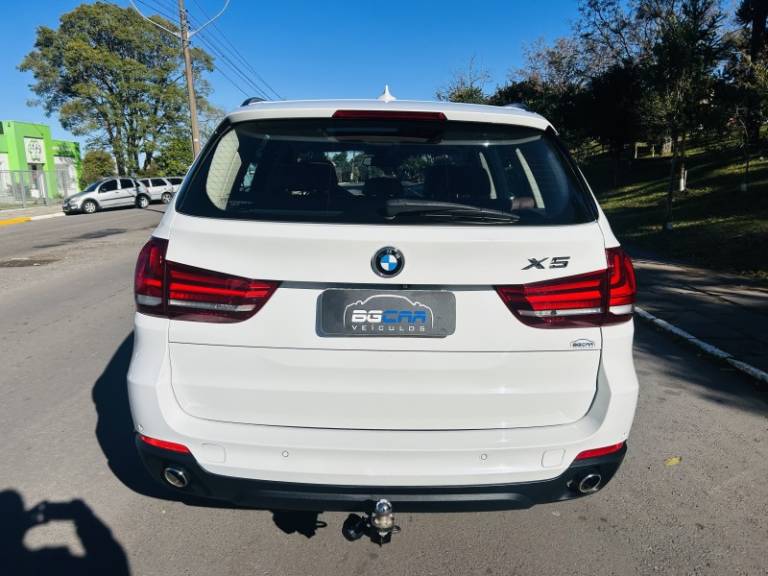 BMW - X5 - 2015/2015 - Branca - R$ 159.900,00