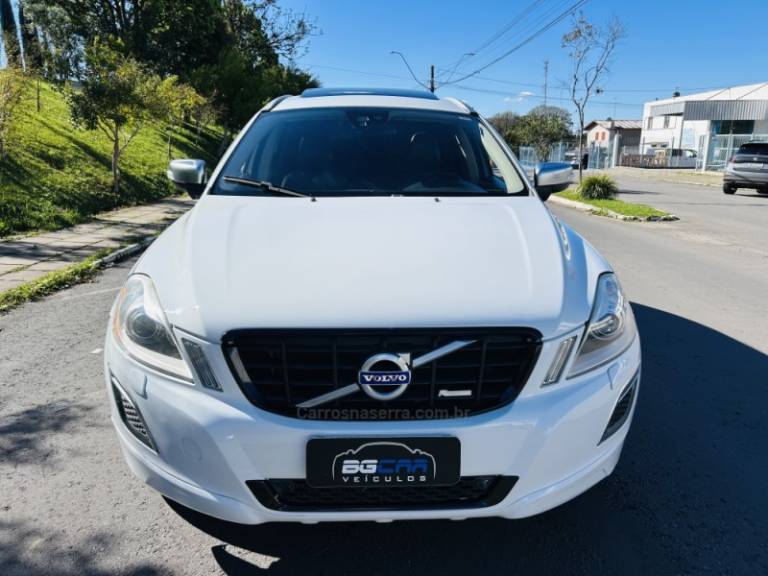 VOLVO - XC60 - 2011/2012 - Branca - R$ 75.900,00