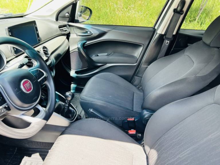 FIAT - ARGO - 2019/2020 - Prata - R$ 55.900,00