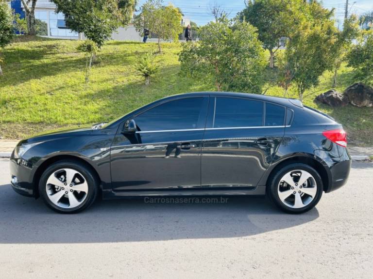 CHEVROLET - CRUZE - 2013/2013 - Preta - R$ 59.900,00