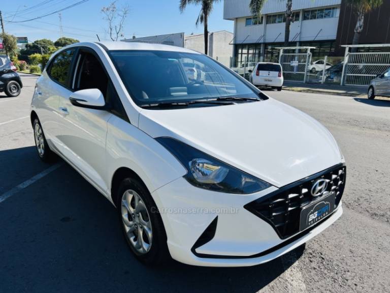 HYUNDAI - HB20 - 2021/2022 - Branca - R$ 67.900,00