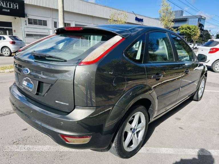 FORD - FOCUS - 2012/2013 - Cinza - R$ 46.900,00