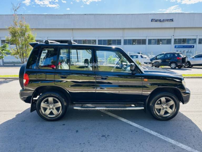 MITSUBISHI - PAJERO TR4 - 2003/2004 - Preta - R$ 42.900,00