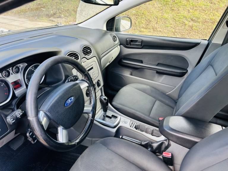 FORD - FOCUS - 2012/2013 - Cinza - R$ 46.900,00
