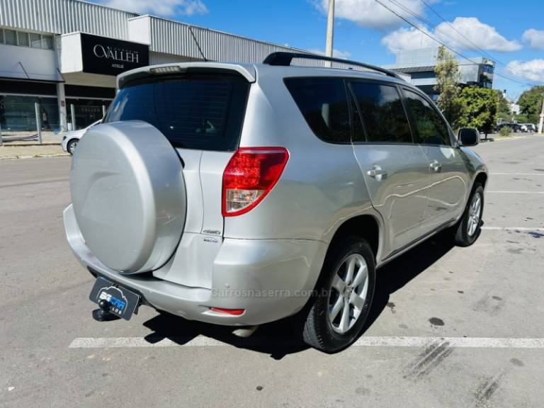 TOYOTA - RAV4 - 2007/2008 - Prata - R$ 55.900,00