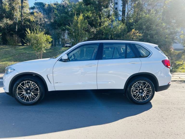 BMW - X5 - 2015/2015 - Branca - R$ 159.900,00