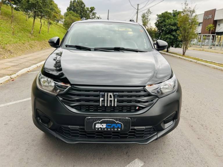 FIAT - STRADA - 2022/2022 - Preta - R$ 73.900,00