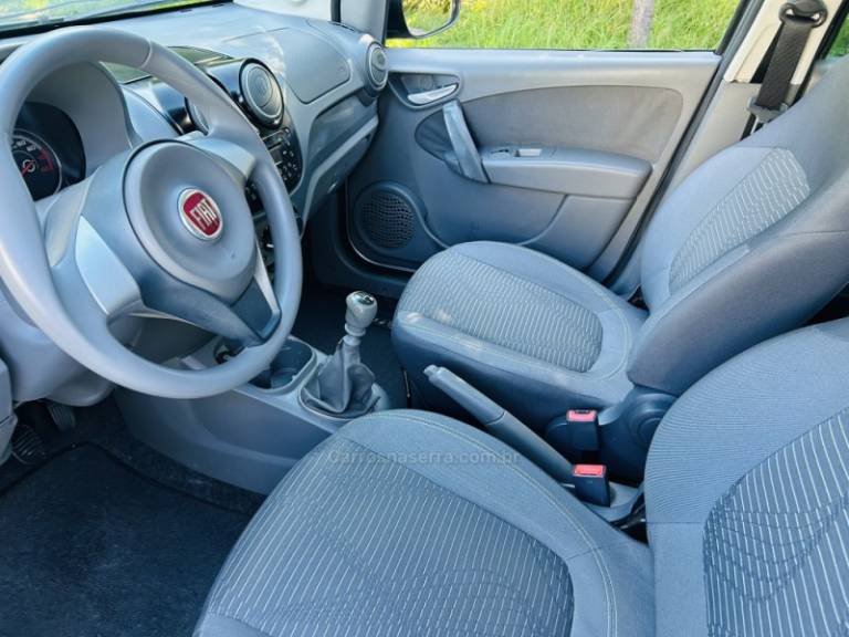 FIAT - PALIO - 2012/2013 - Cinza - R$ 39.900,00