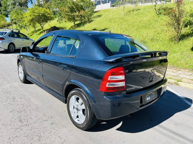 CHEVROLET - ASTRA - 2004/2004 - Azul - R$ 28.900,00