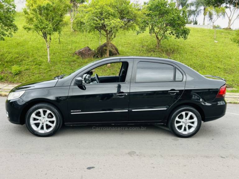 VOLKSWAGEN - VOYAGE - 2009/2010 - Preta - R$ 34.900,00