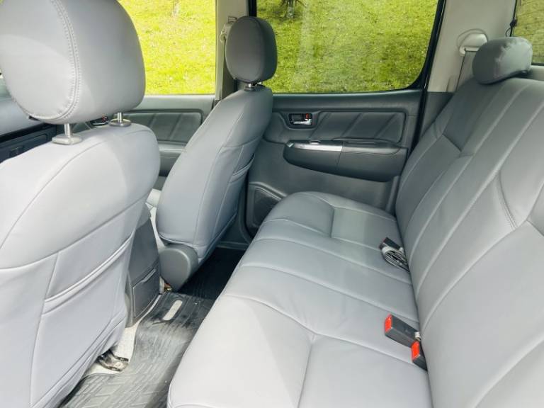 TOYOTA - HILUX - 2014/2014 - Branca - R$ 149.900,00