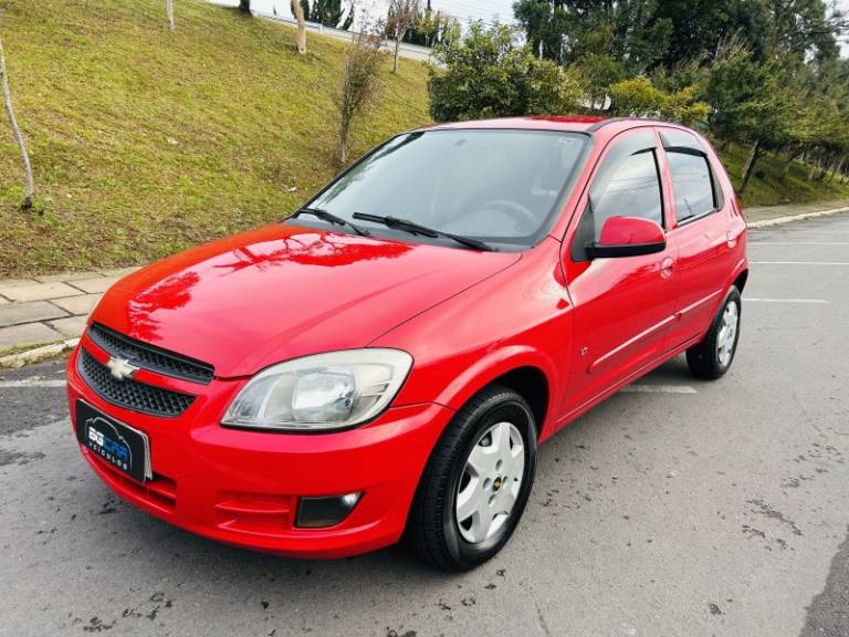 CHEVROLET - CELTA - 2011/2012 - Vermelha - R$ 32.900,00