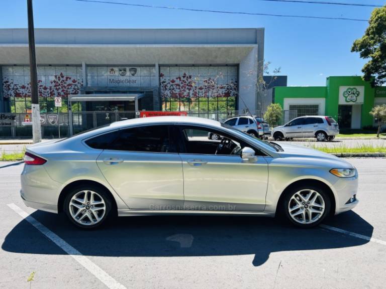 FORD - FUSION - 2013/2014 - Prata - R$ 69.900,00