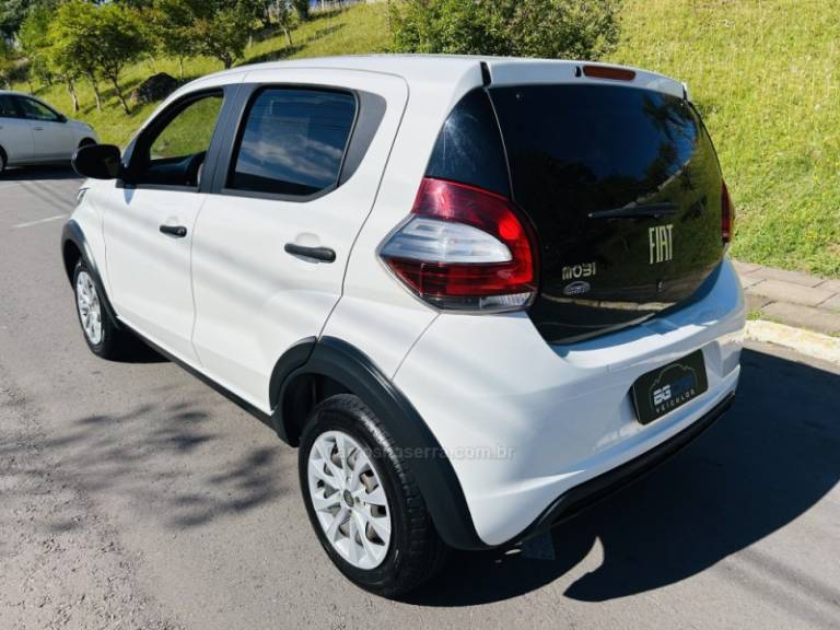 FIAT - MOBI - 2022/2023 - Branca - R$ 57.900,00
