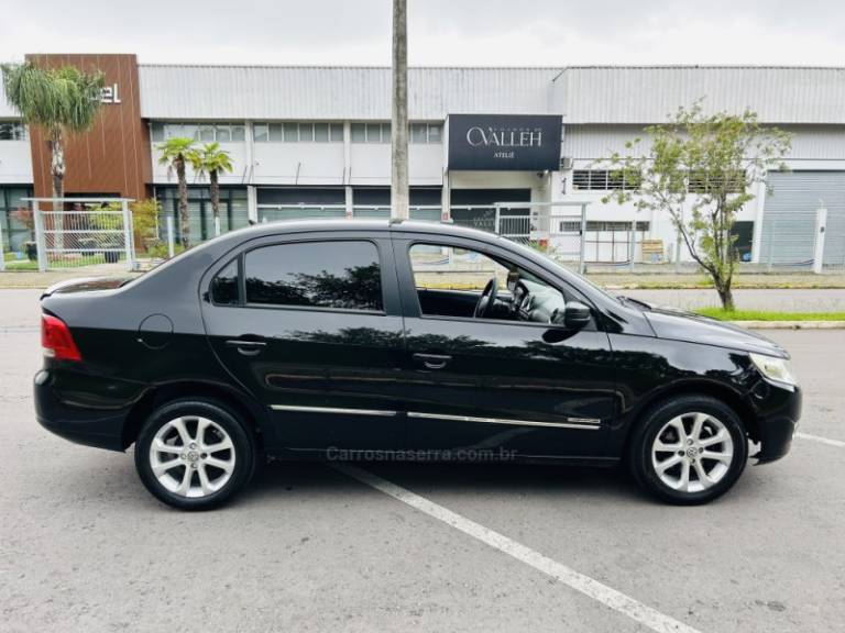 VOLKSWAGEN - VOYAGE - 2009/2010 - Preta - R$ 34.900,00