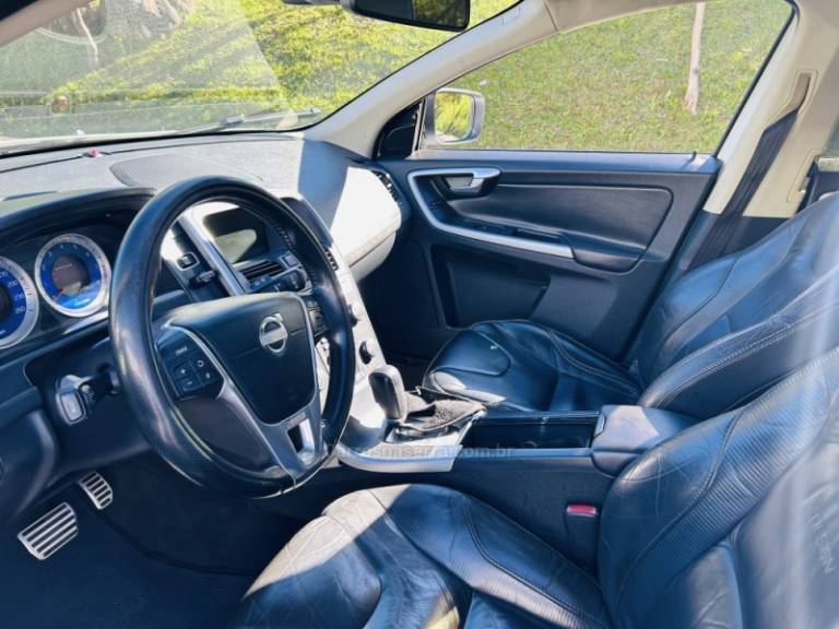 VOLVO - XC60 - 2011/2012 - Branca - R$ 75.900,00