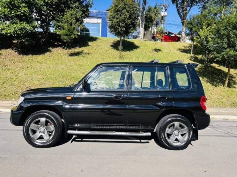 MITSUBISHI - PAJERO TR4 - 2003/2004 - Preta - R$ 42.900,00