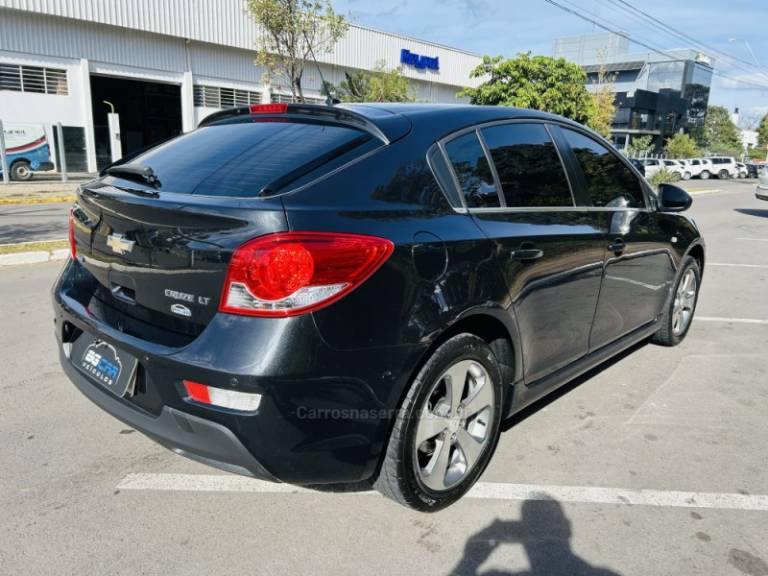 CHEVROLET - CRUZE - 2013/2013 - Preta - R$ 59.900,00