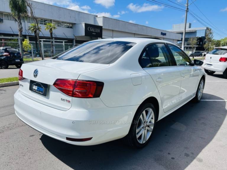 VOLKSWAGEN - JETTA - 2017/2017 - Branca - R$ 102.900,00