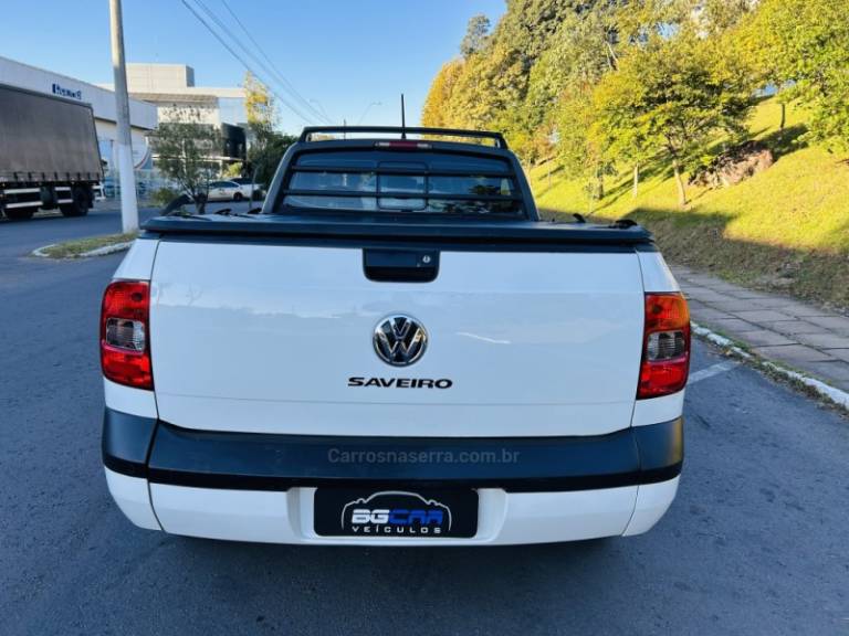 VOLKSWAGEN - SAVEIRO - 2015/2016 - Branca - R$ 59.900,00