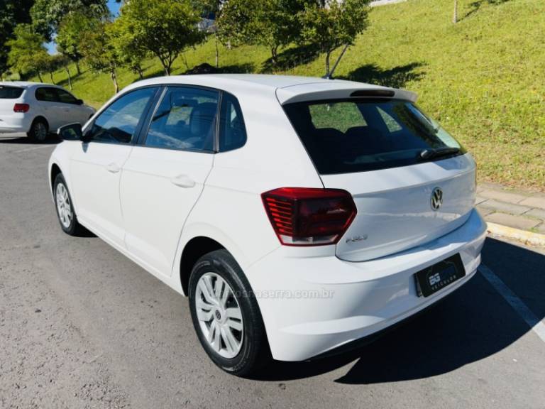 VOLKSWAGEN - POLO - 2019/2020 - Branca - R$ 67.900,00