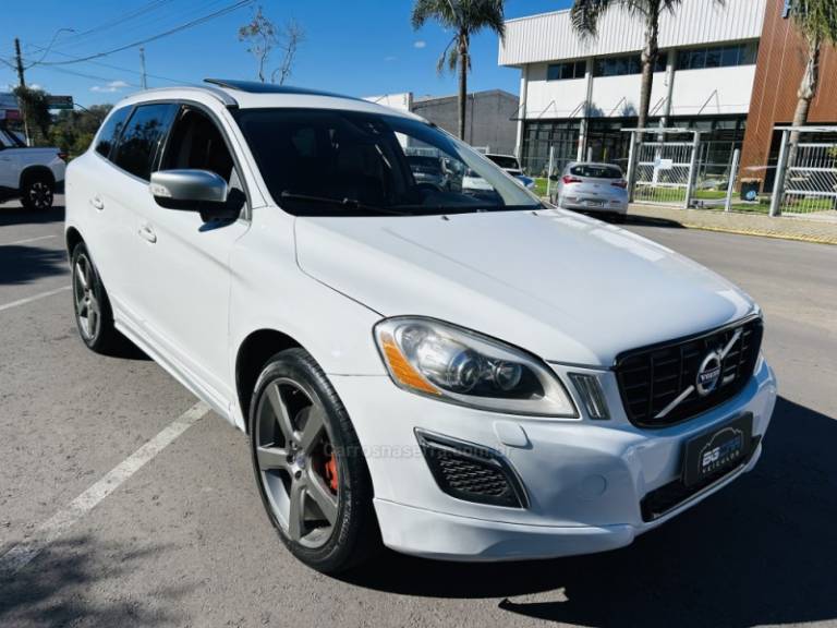 VOLVO - XC60 - 2011/2012 - Branca - R$ 75.900,00