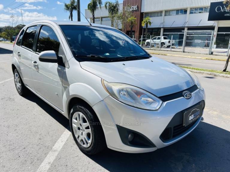 FORD - FIESTA - 2014/2014 - Prata - R$ 39.900,00