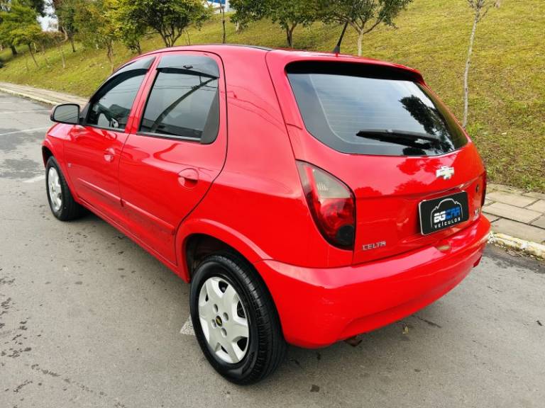 CHEVROLET - CELTA - 2011/2012 - Vermelha - R$ 32.900,00