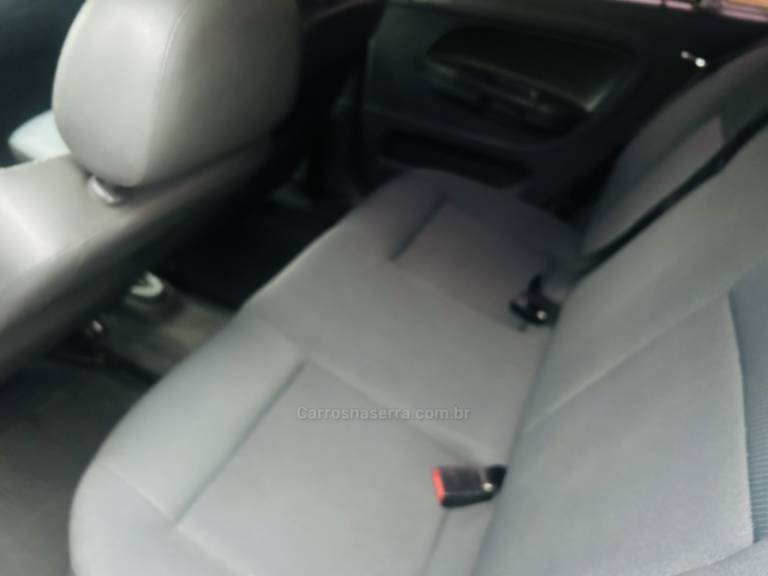 VOLKSWAGEN - GOL - 2009/2010 - Prata - R$ 33.900,00