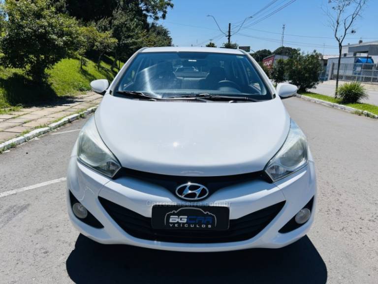 HYUNDAI - HB20S - 2014/2015 - Branca - R$ 59.900,00