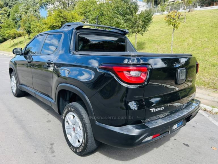 FIAT - TORO - 2017/2018 - Preta - R$ 89.900,00