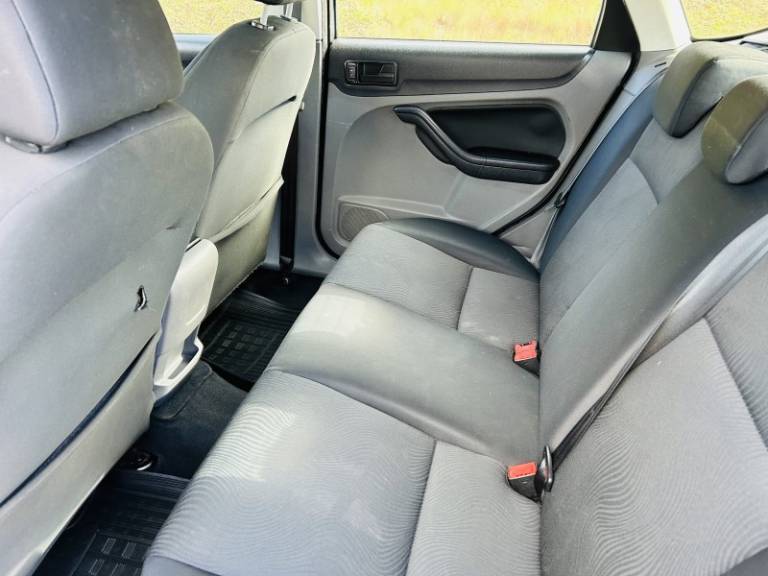 FORD - FOCUS - 2012/2013 - Cinza - R$ 46.900,00