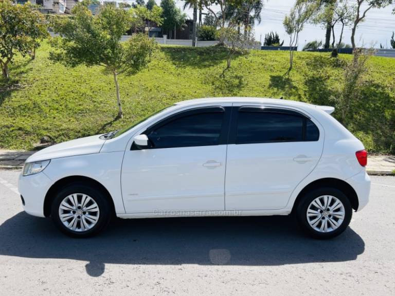 VOLKSWAGEN - GOL - 2012/2013 - Branca - R$ 35.900,00