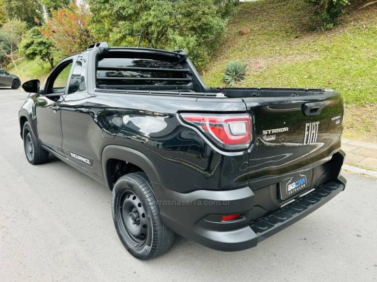 FIAT - STRADA - 2022/2022 - Preta - R$ 73.900,00