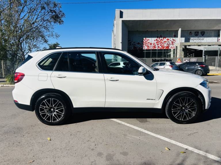 BMW - X5 - 2015/2015 - Branca - R$ 159.900,00