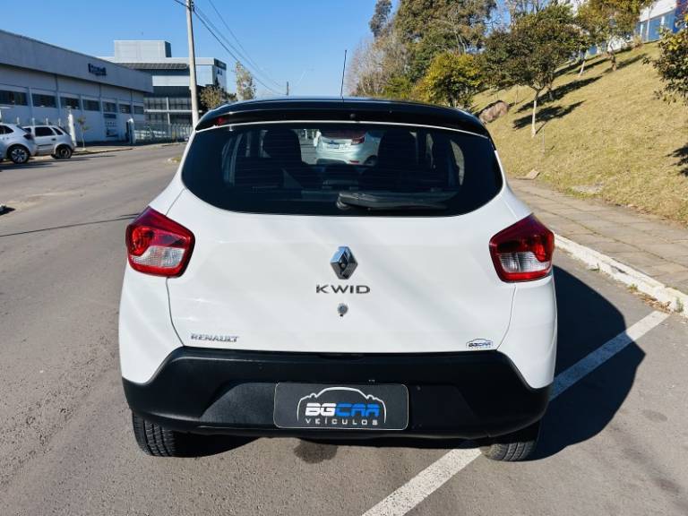RENAULT - KWID - 2018/2018 - Branca - R$ 42.900,00