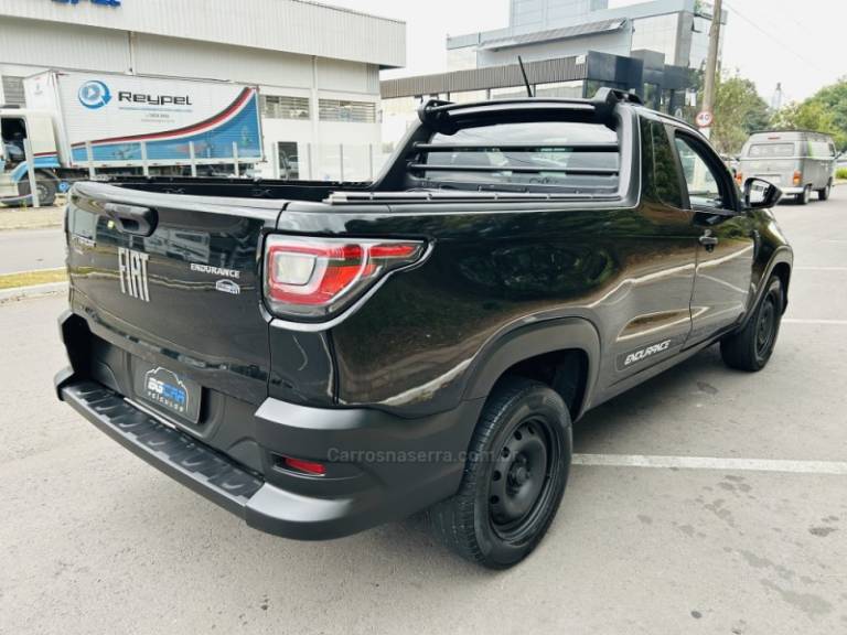 FIAT - STRADA - 2022/2022 - Preta - R$ 73.900,00