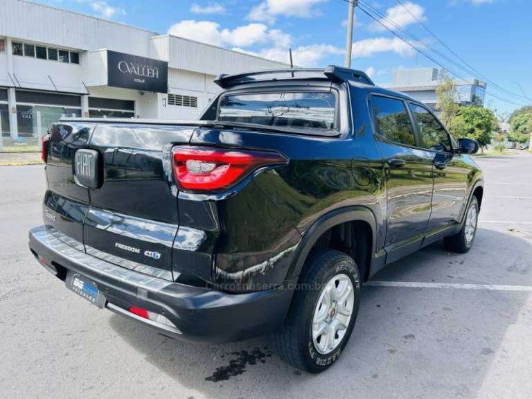 FIAT - TORO - 2017/2018 - Preta - R$ 89.900,00