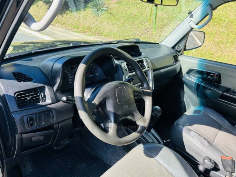 MITSUBISHI - PAJERO TR4 - 2003/2004 - Preta - R$ 42.900,00
