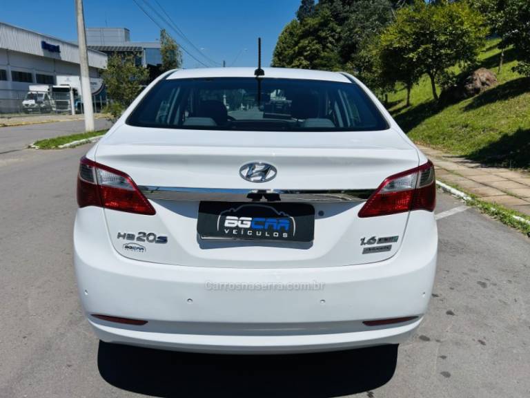 HYUNDAI - HB20S - 2014/2015 - Branca - R$ 59.900,00