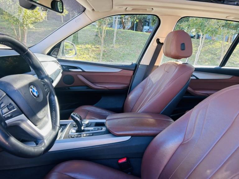 BMW - X5 - 2015/2015 - Branca - R$ 159.900,00