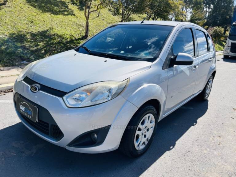 FORD - FIESTA - 2014/2014 - Prata - R$ 39.900,00