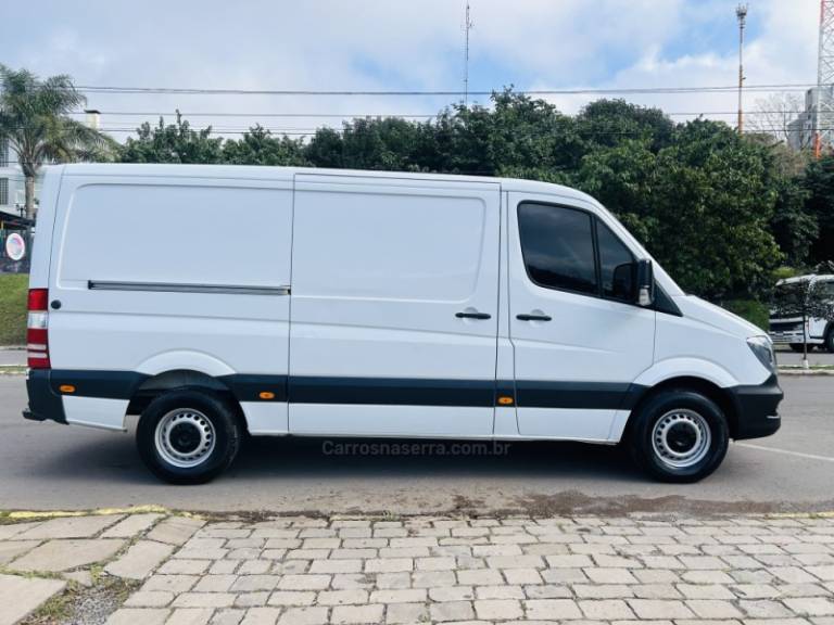 MERCEDES-BENZ - SPRINTER - 2018/2019 - Branca - R$ 179.900,00