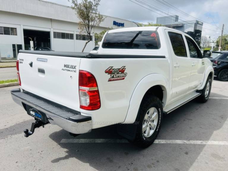 TOYOTA - HILUX - 2014/2014 - Branca - R$ 149.900,00