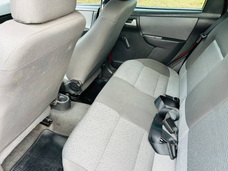 CHEVROLET - CELTA - 2011/2012 - Vermelha - R$ 32.900,00
