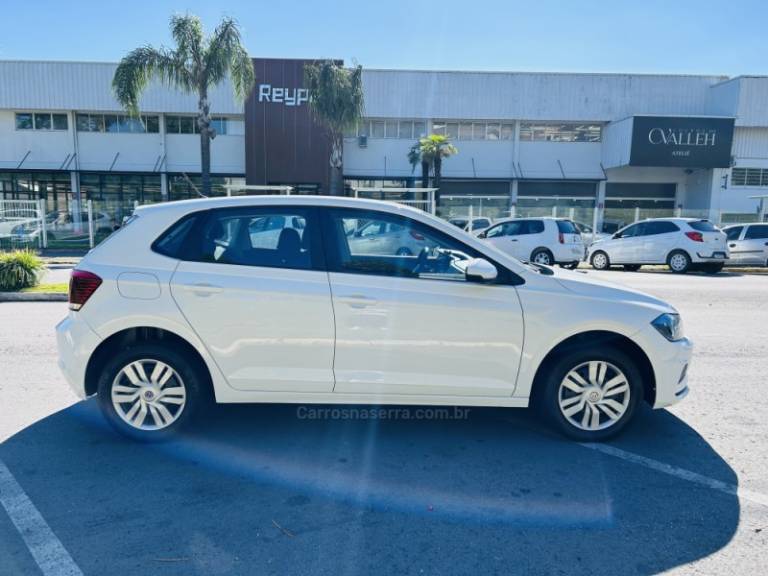 VOLKSWAGEN - POLO - 2019/2020 - Branca - R$ 67.900,00