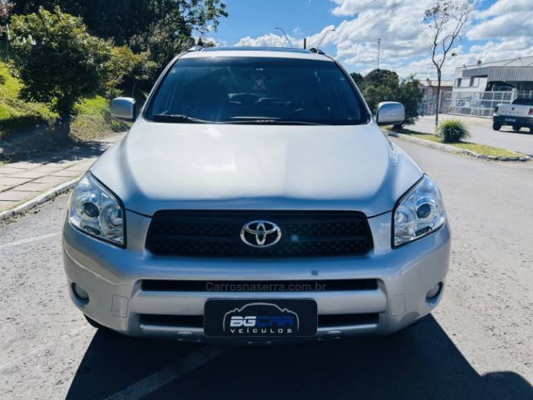 TOYOTA - RAV4 - 2007/2008 - Prata - R$ 55.900,00
