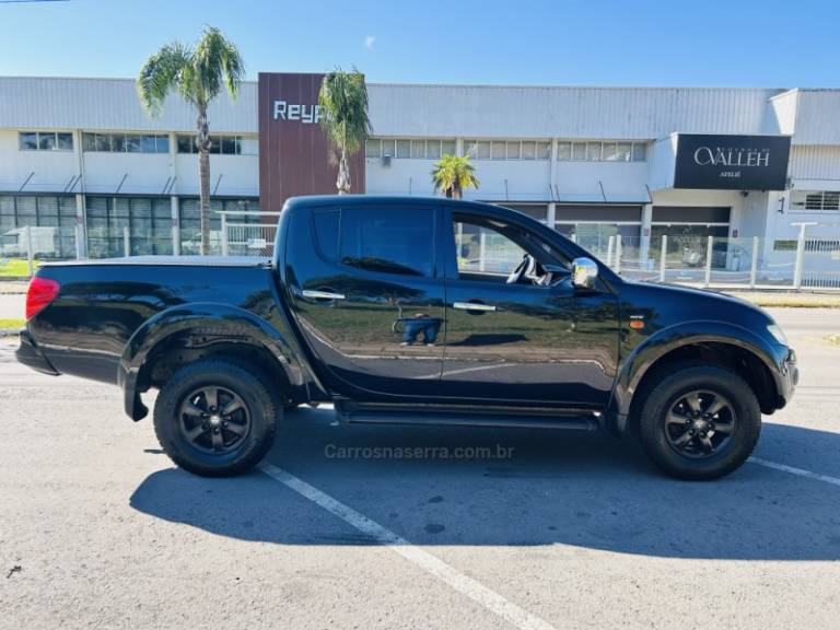 MITSUBISHI - L200 TRITON - 2012/2012 - Preta - R$ 89.900,00