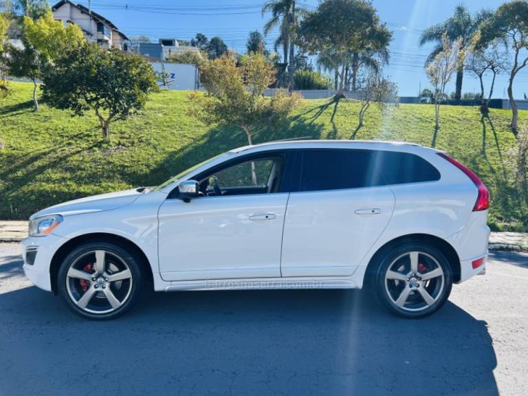 VOLVO - XC60 - 2011/2012 - Branca - R$ 75.900,00