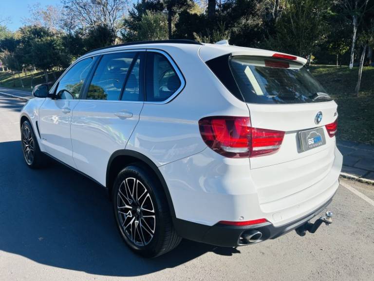 BMW - X5 - 2015/2015 - Branca - R$ 159.900,00